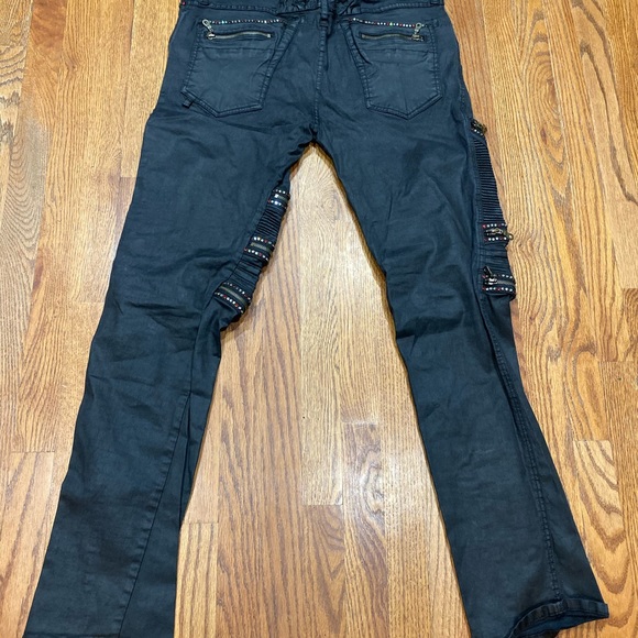 ROBIN’S JEAN - Picture 2 of 2